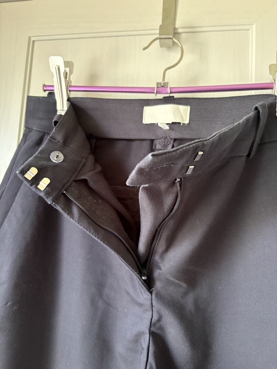 H&M Pantaloni: Damen Stoffhose dunkelblau Gr. 38 – Usato da Zürich venduto da Rpapad 1