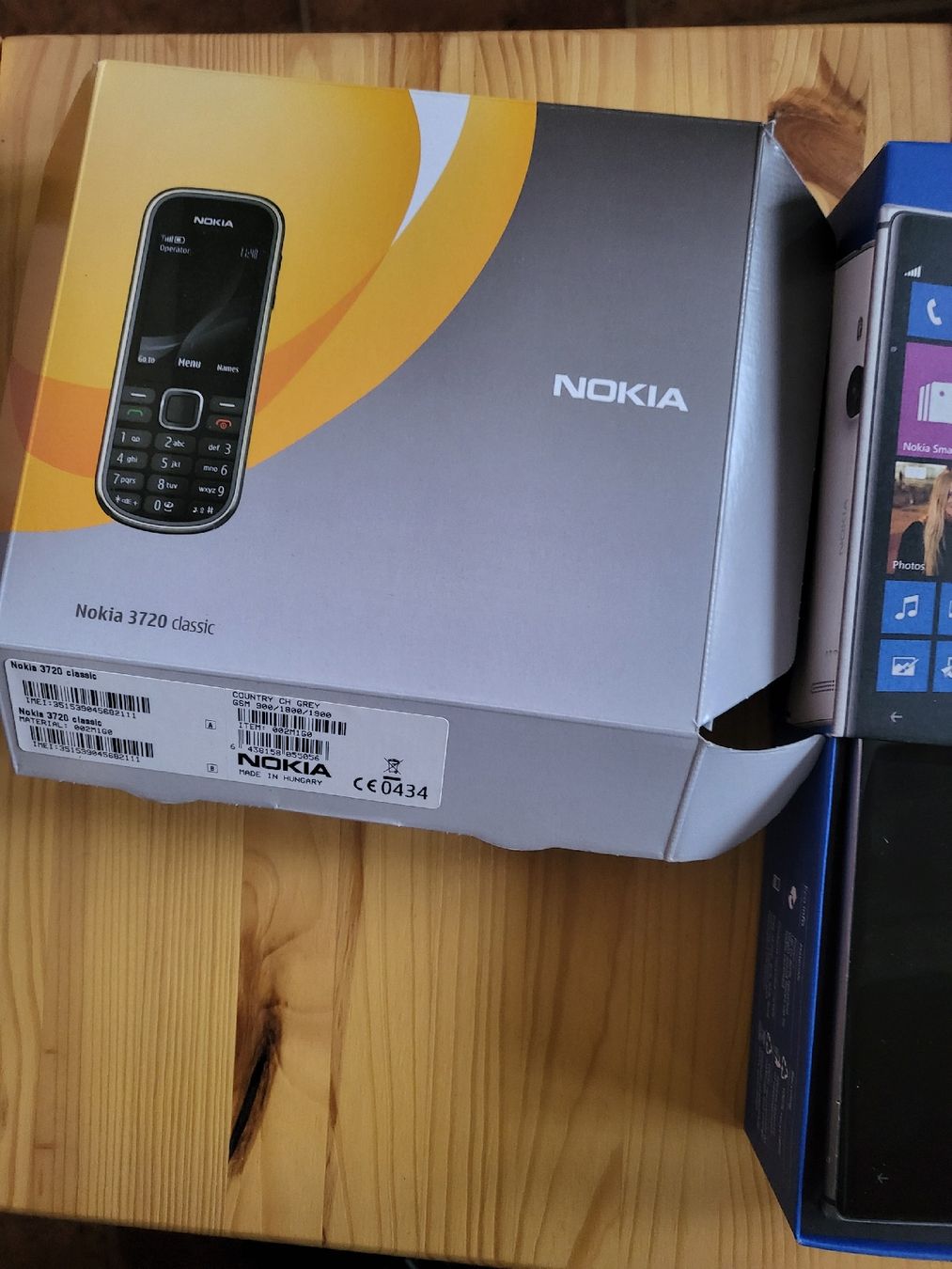 Nokia Telefoni cellulari / Smartphones: Zwei Nokia Handys Lumia 925, 3720 – Difettoso da Welschenrohr venduto da Fenn-60 1