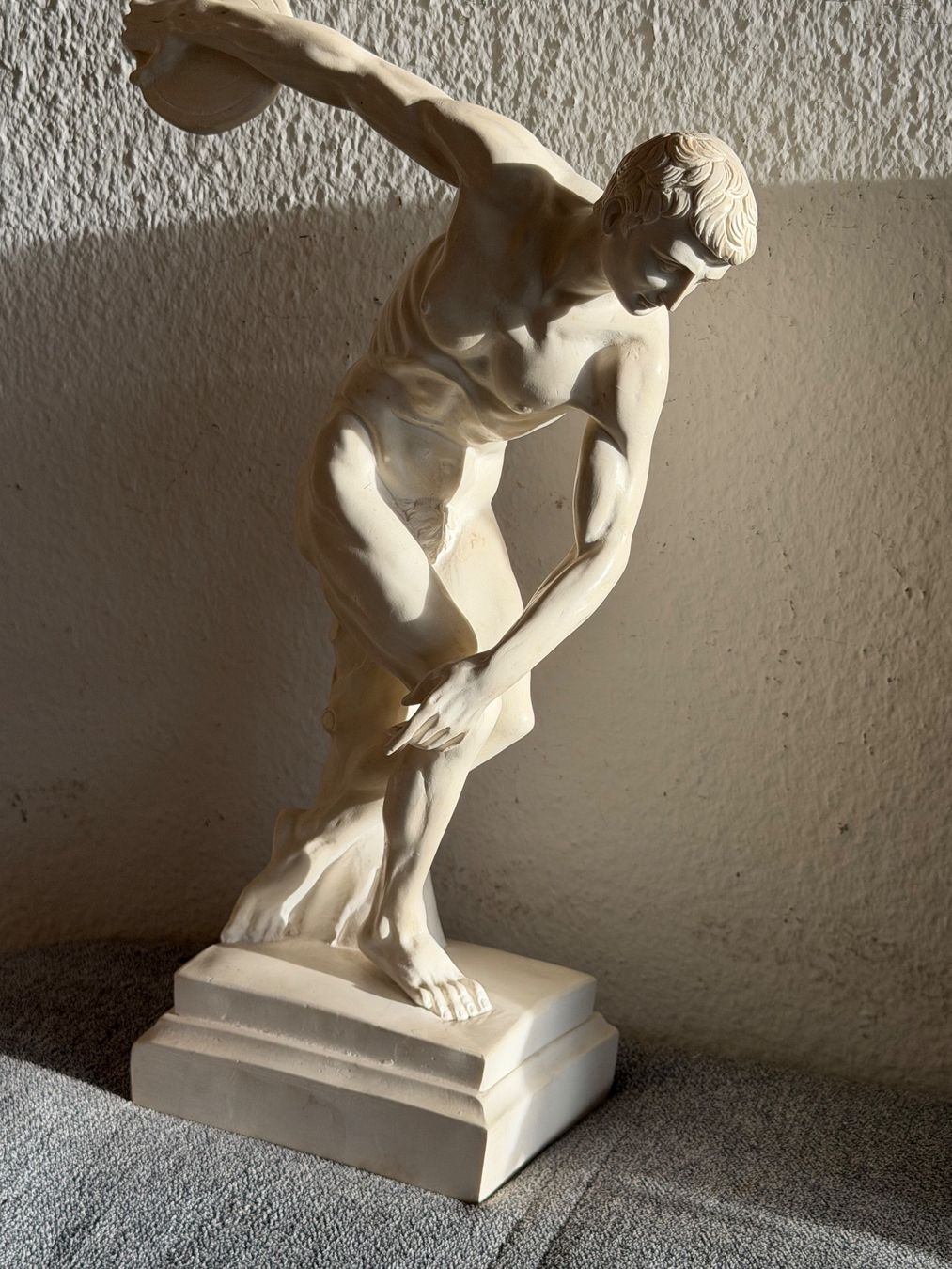 Sculture & Statue: Weiße dekorative Figur des klassischen Discobolus – Usato da Basel venduto da PAUL_ART 1