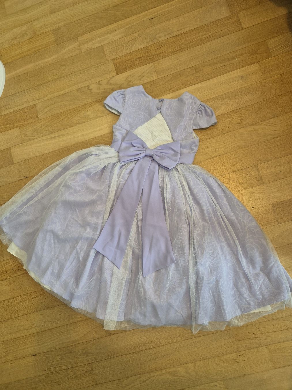 Vestiti & Gonne: Blumenmädchen Kleid 134/140 – Nuovo (secondo la descrizione) da Therwil venduto da srl_67bl 1