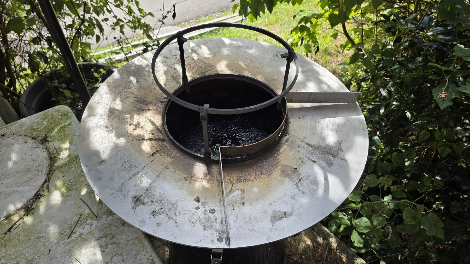 Bracieri: Feuerschale mit Grillplatte Edelstahl – Usato da Hinwil venduto da Schufi83