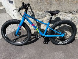 BMC Blast 20 Size 20" Kinderbike mit hochwertigem Ständer