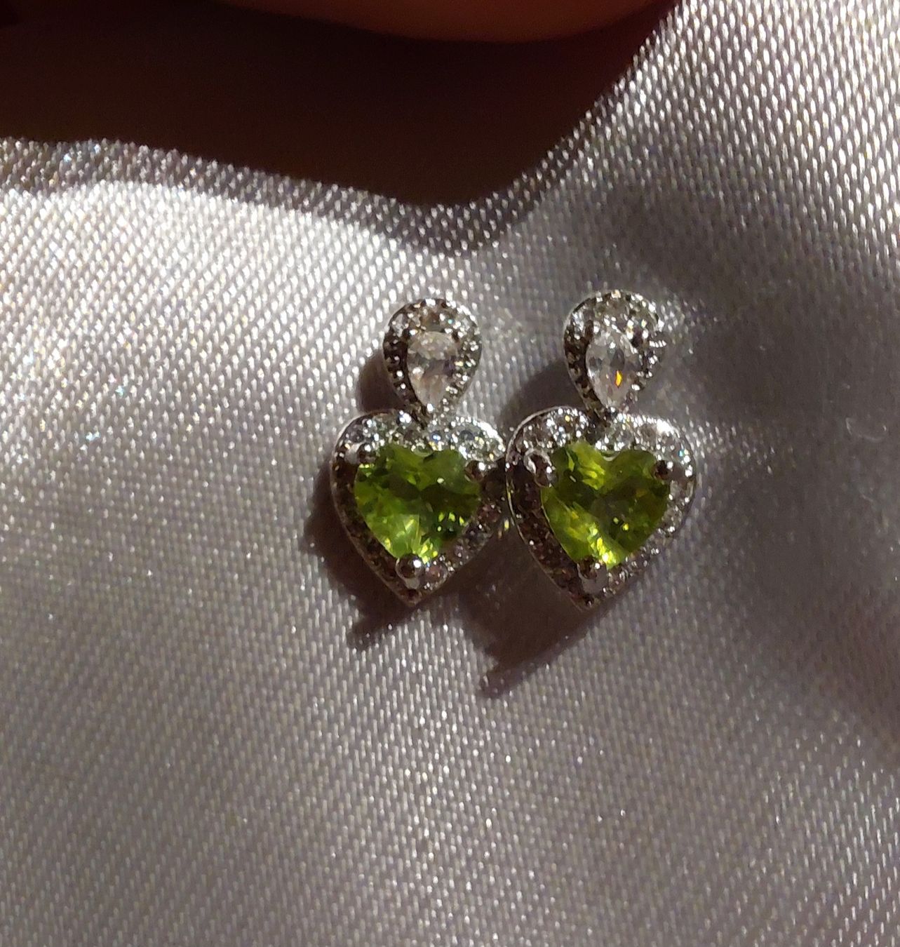 Ohrringe & -stecker: kleine peridot ohrringe – Gebraucht aus Egg b. Zürich von kak_f7xz 2