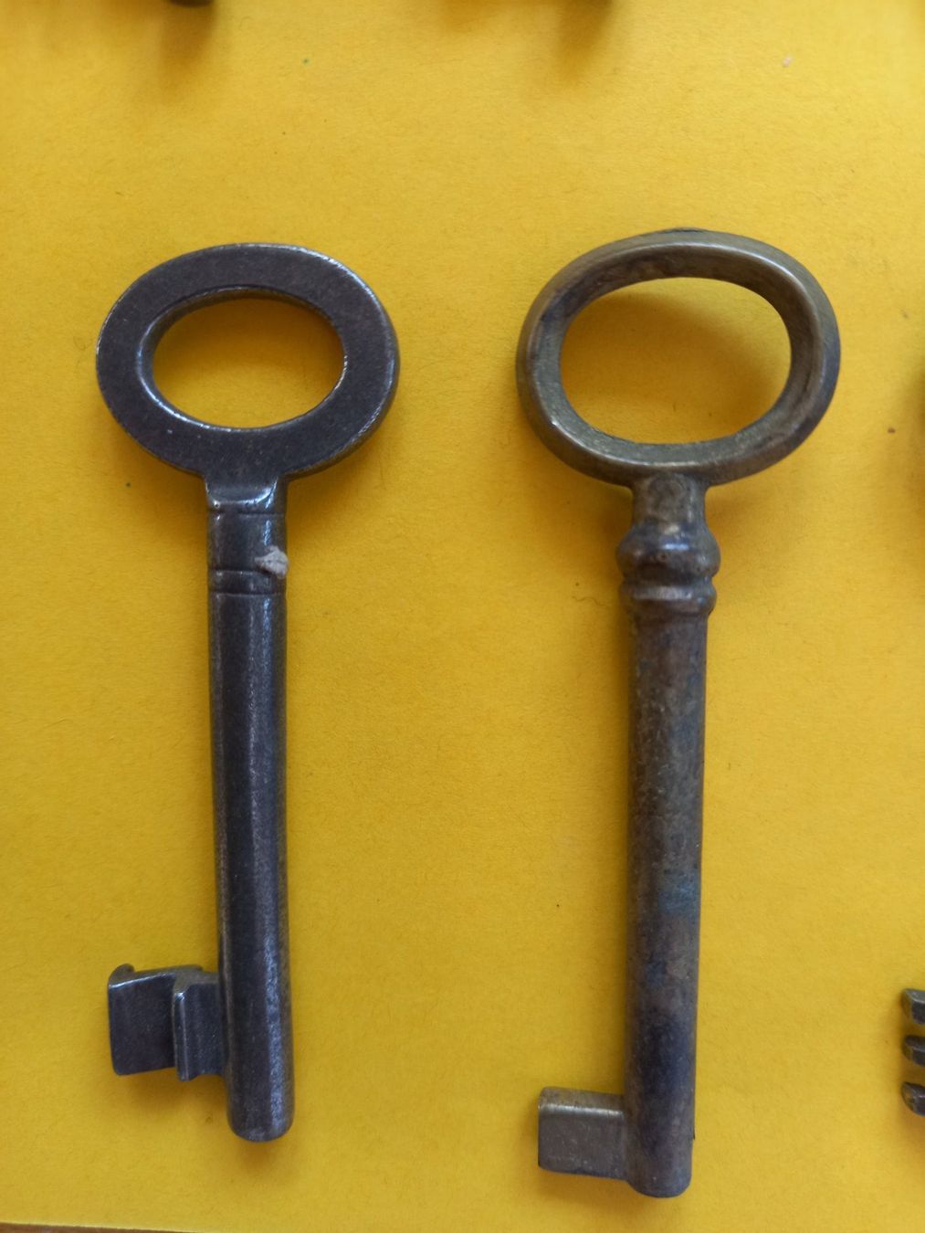 Chiavi: Lot de 10 diverses anciennes clefs – Usato da Rossens FR venduto da Souris1 9