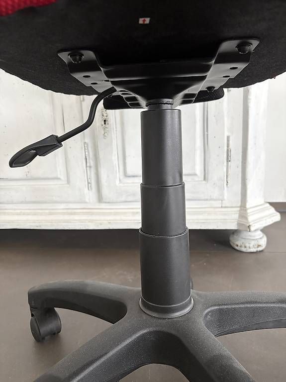 Chaises: Bürostuhl gebraucht  – D'occasion à St. Erhard par dag_y7kx 4