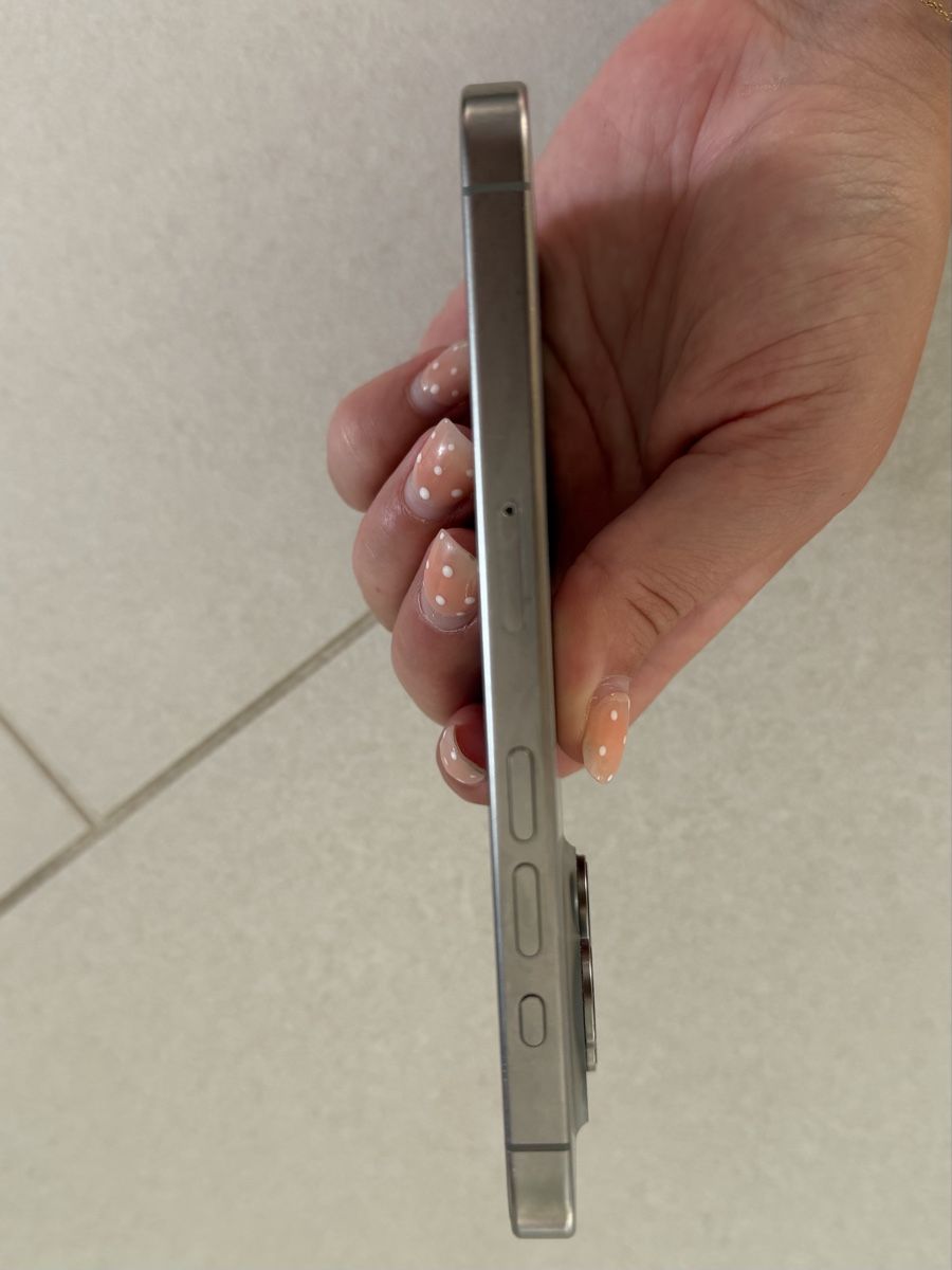 Apple Portables: iPhone 15 pro 128GB  – D'occasion à Meisterschwanden par tab_6bgl 3
