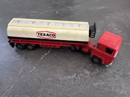 Matchbox Super Kings Texaco Tanker with Scammell Tractor 