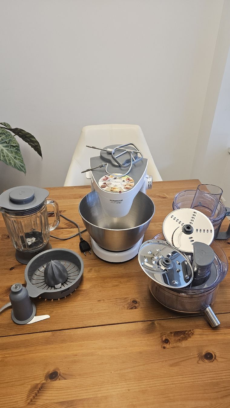 Kenwood Küchengeräte: Kenwood MultiOne Kitchen Machine with accessories – Gebraucht aus Zürich von mar_sd7g