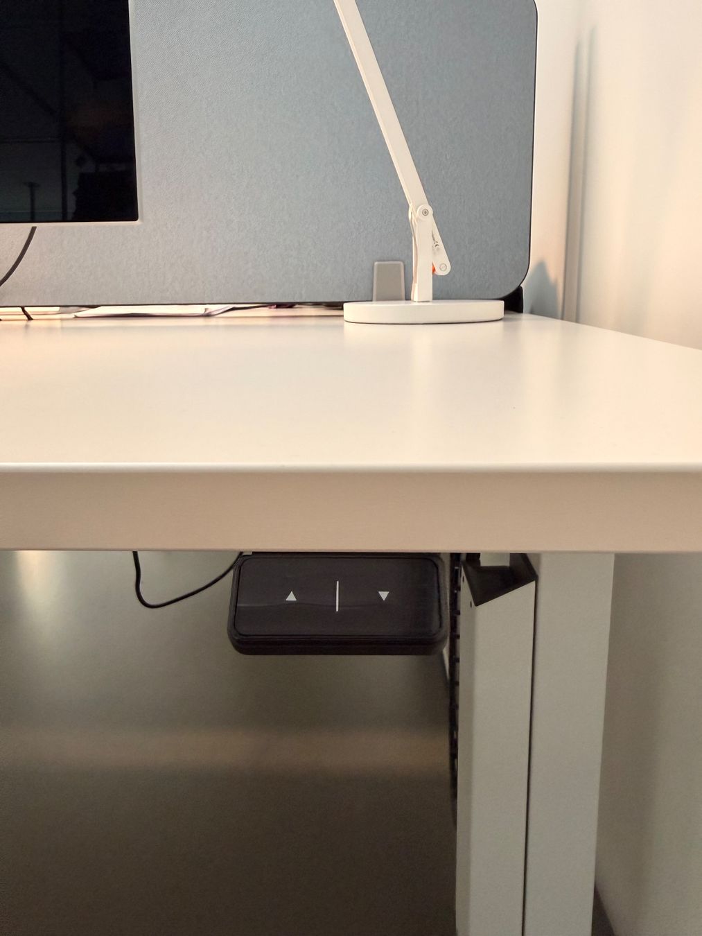 Schreibtische: Bürotisch – Gebraucht aus Dietlikon von svenm9320 1