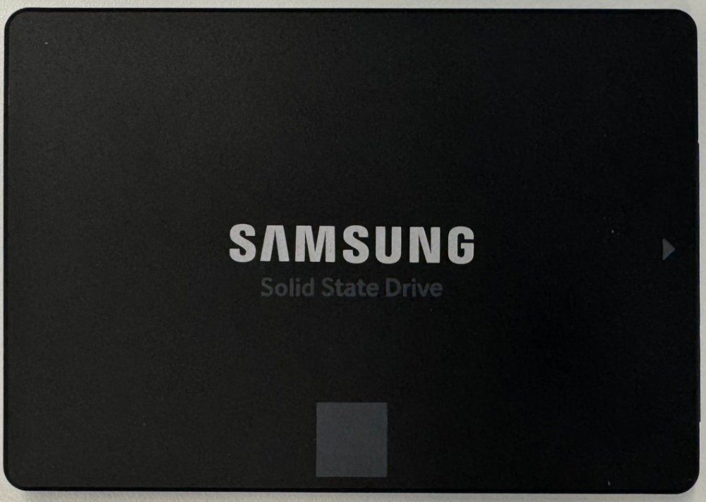 Samsung Dischi rigidi: Samsung SSD 870 EVO 2TB – Usato da Bern venduto da sn8per