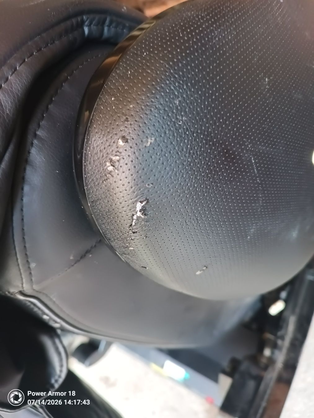 Fauteuils: Massagesessel Zero gravity ganzkörper – D'occasion à Bargen SH par sti_drf8 8