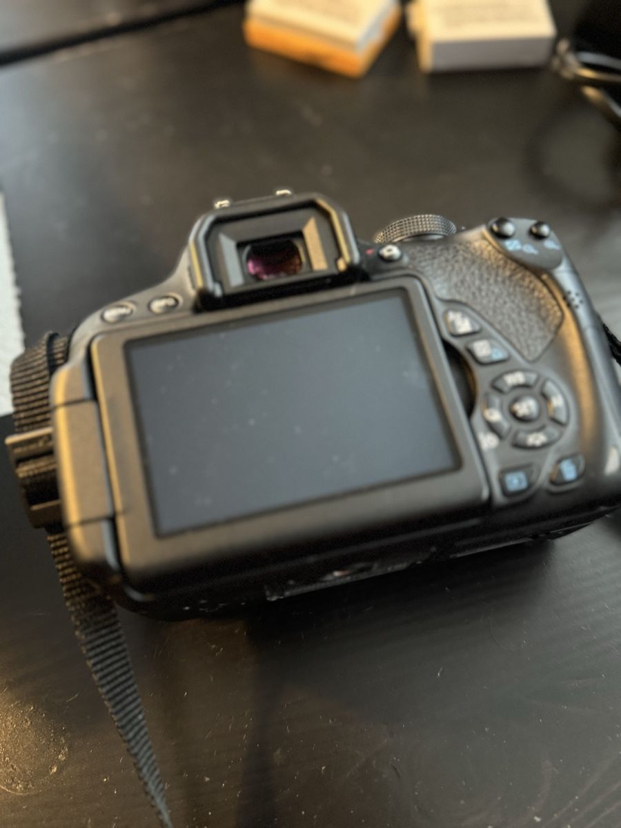 Canon Fotocamera: Canon EOS 700D Set mit Objektiven, Stativ und Tasche – Nuovo (secondo la descrizione) da Würenlos venduto da kik_xyw6 4