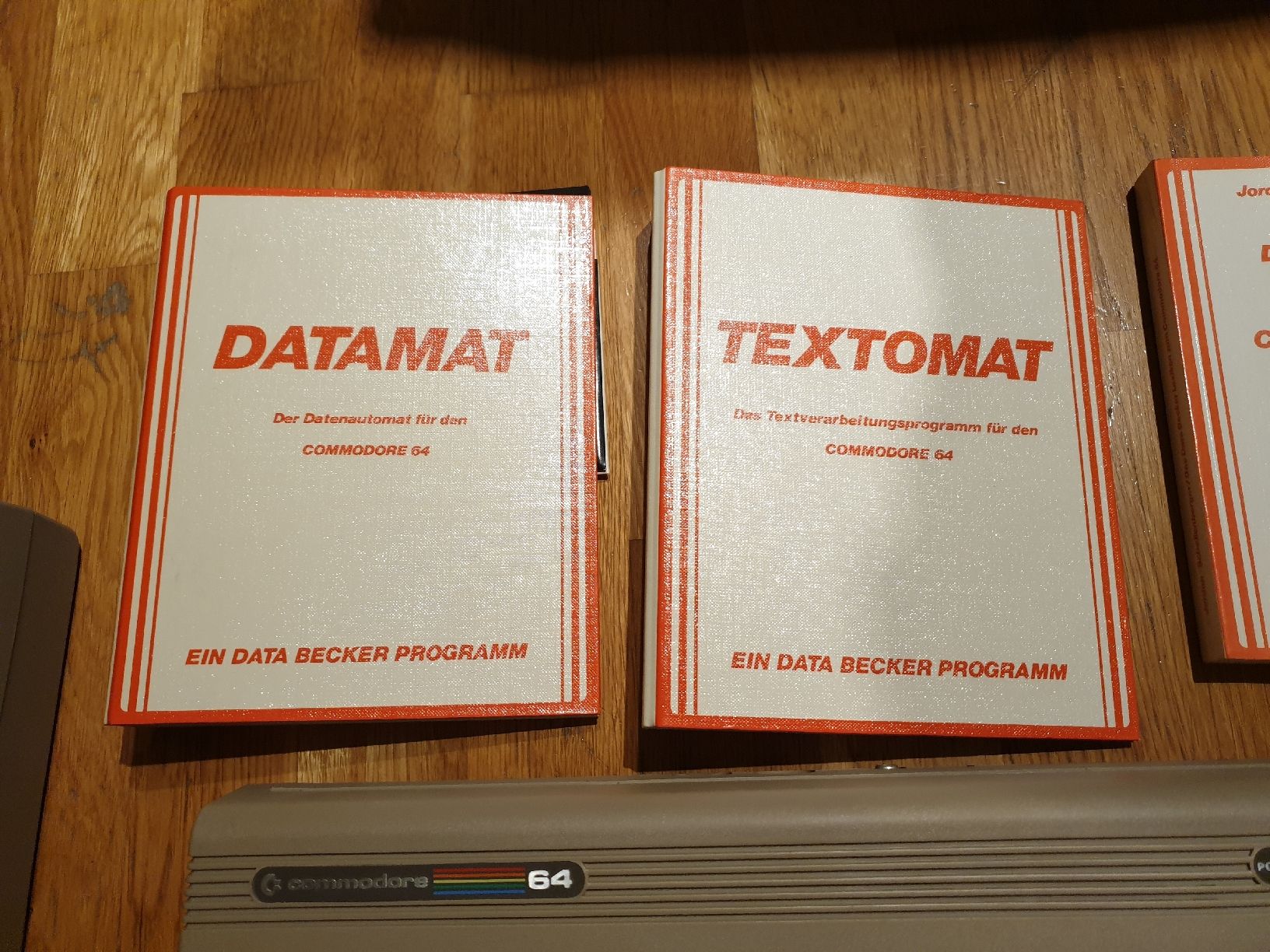 Commodore PC: Commodore 64 Zubehör diverse Bücher und Disketten – Usato da Ittigen venduto da Ziok187
