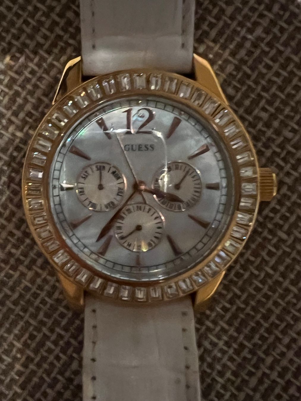 Guess Orologi: Guess Uhr Damen – Usato da Beinwil am See venduto da ellen91 2