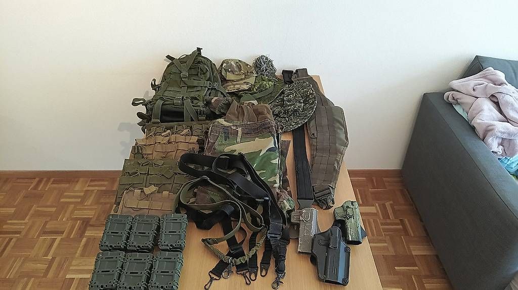 Uniformi: Diverses Airsoft Zubehör – Usato da Solothurn venduto da Mica45