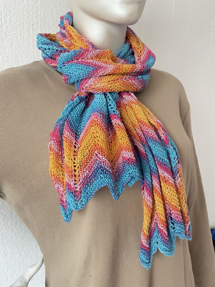 Foulards & écharpes: Leichter Baumwollschal mit Zickzackmuster, – Neuf avec emballage d'origine à Fislisbach par handglismet 4