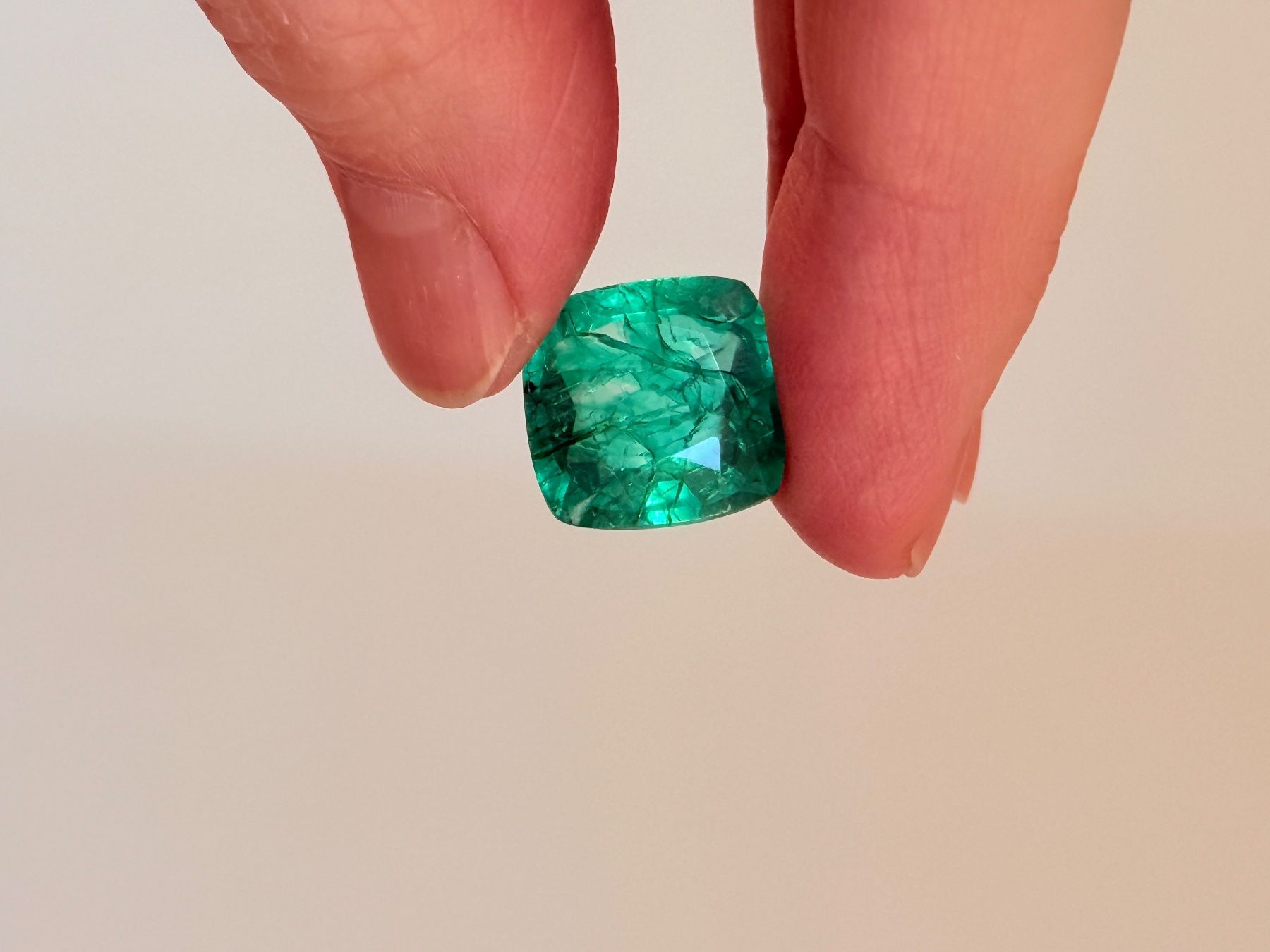 Pietre preziose: 9.45Ct Certified Cushion Cut  GemstoneA+ Quality – Nuovo e nell'imballaggio originale da Genève venduto da AWWA 9