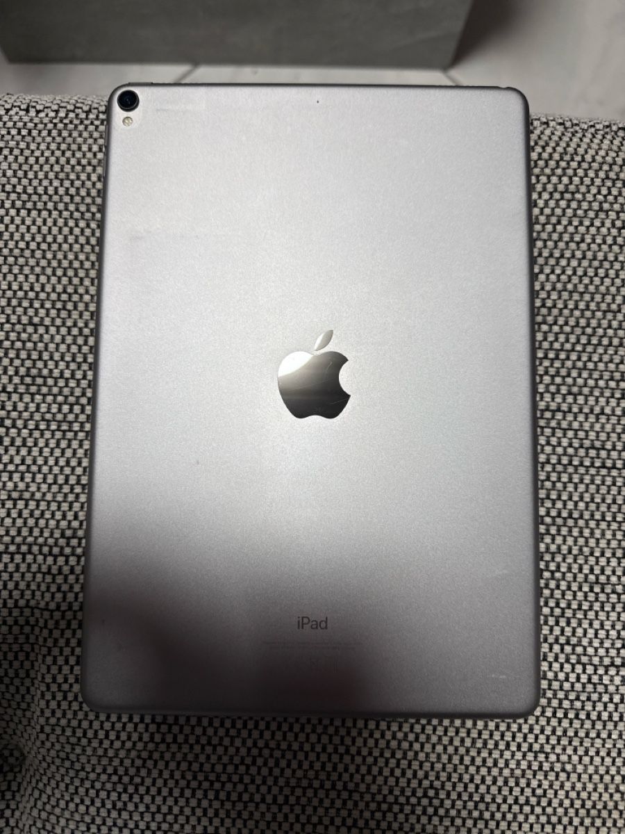 Tablettes PC: iPad A1701 – Défectueux à Payerne par Kikas 1
