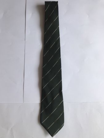 Cravate Borsalino vert foncé, style unique et élégant.