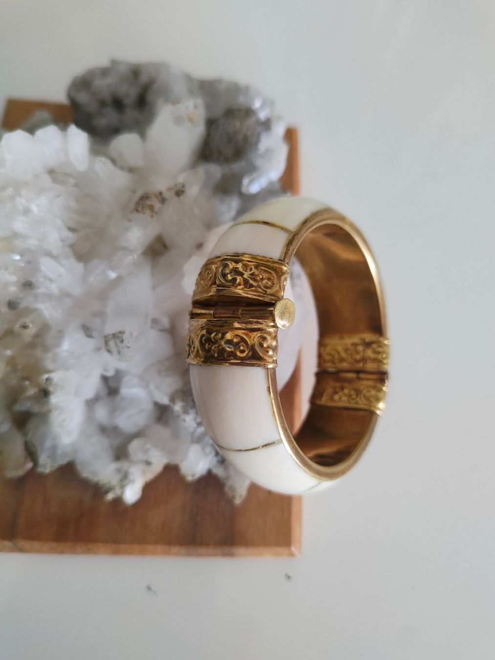 Bracciali & Braccialetti: Antikes Knochenarmband und Messing – Usato da Birr venduto da sen_8djr 9
