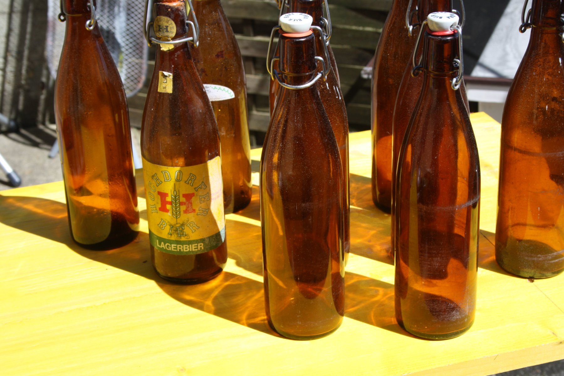 Casse di vino e birra: EICHHOF BIERKISTE MIT  BÜGELFLASCHEN – Usato da Wauwil venduto da Pneuedy 3