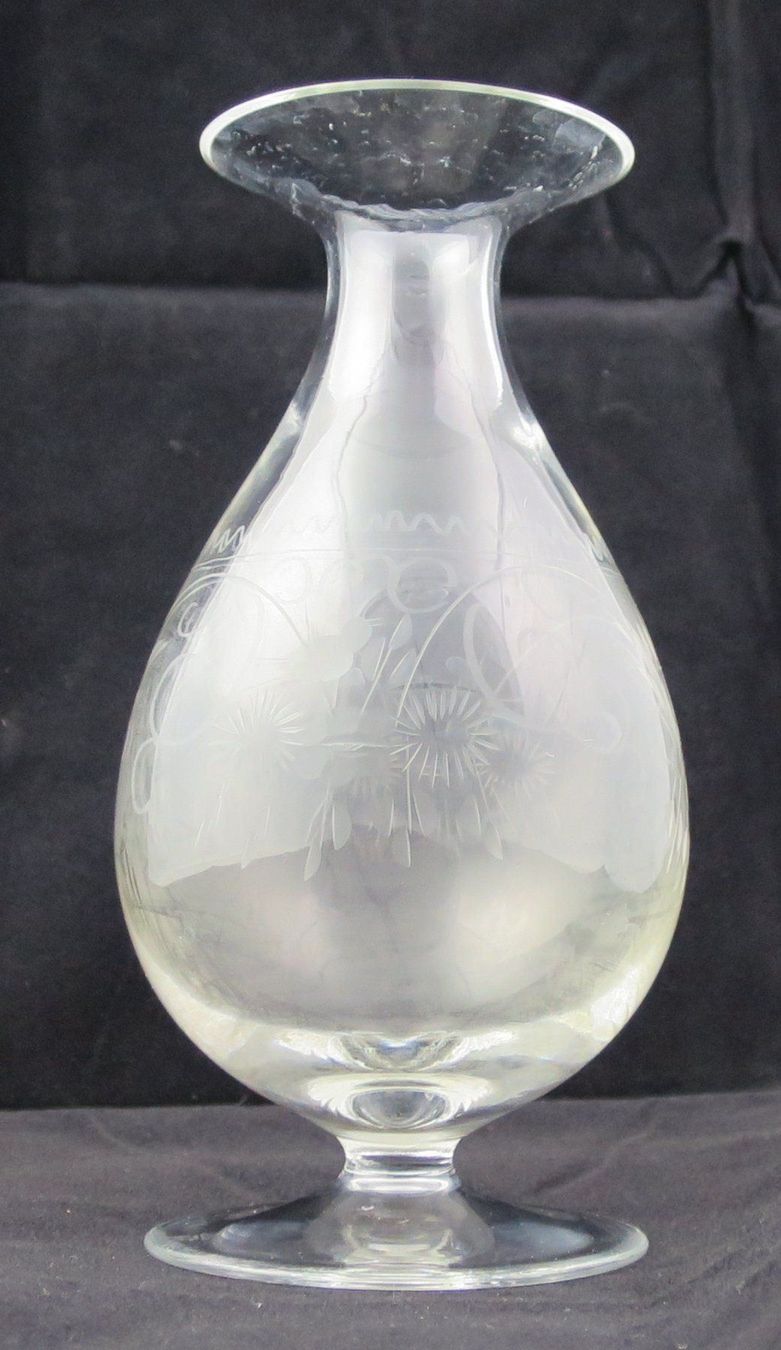 Vasen & Gefässe: Glas Vase, graviert, ca. 16 x 7,5 cm – Gebraucht aus Zürich von 1.Simon 8