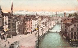 Zürich (ZH) – Limmatquai mit Blick auf die Berge Tram
