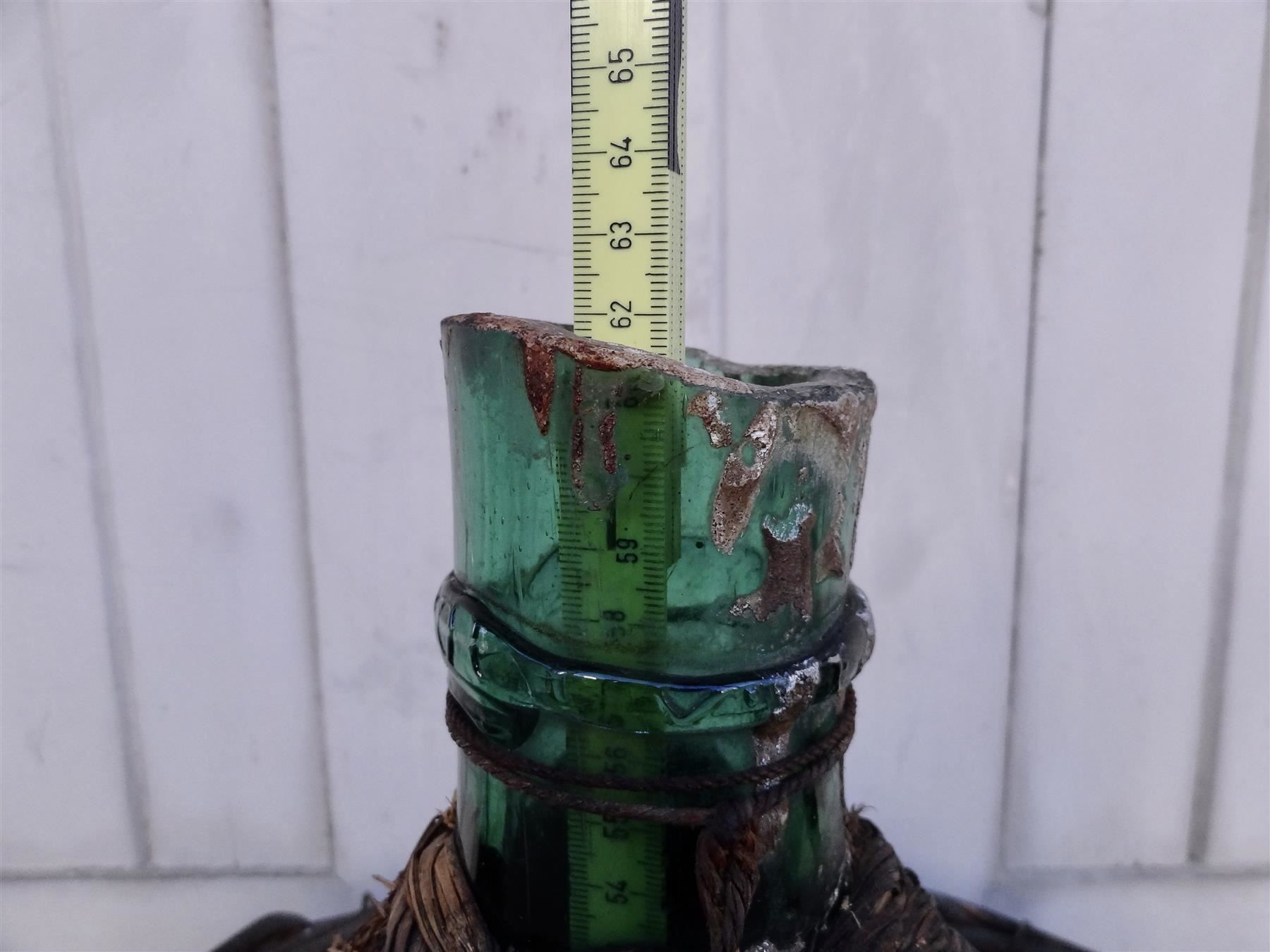 Bottiglie: alte sehr grosse Korbflasche – Usato da Kerzers venduto da Flaschenposten 3