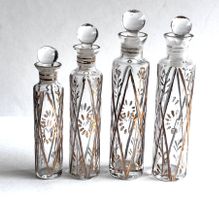 4 antike Parfum Glasflacons facettiert Goldbemalung um 1900