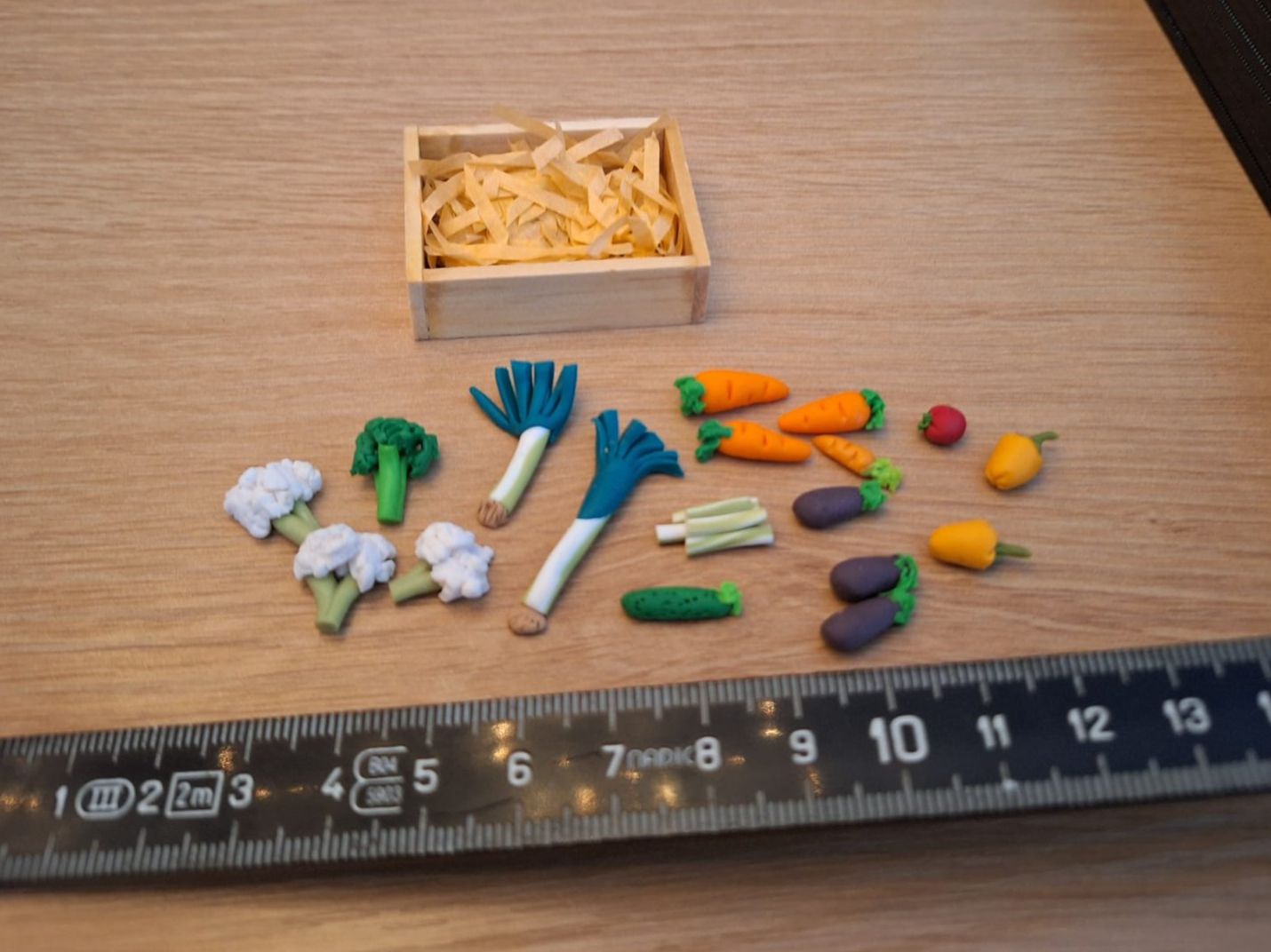 Case e mobili per bambole: Handmade Gemüsekiste – Nuovo (secondo la descrizione) da Zürich venduto da HandmadeTinyFood 1
