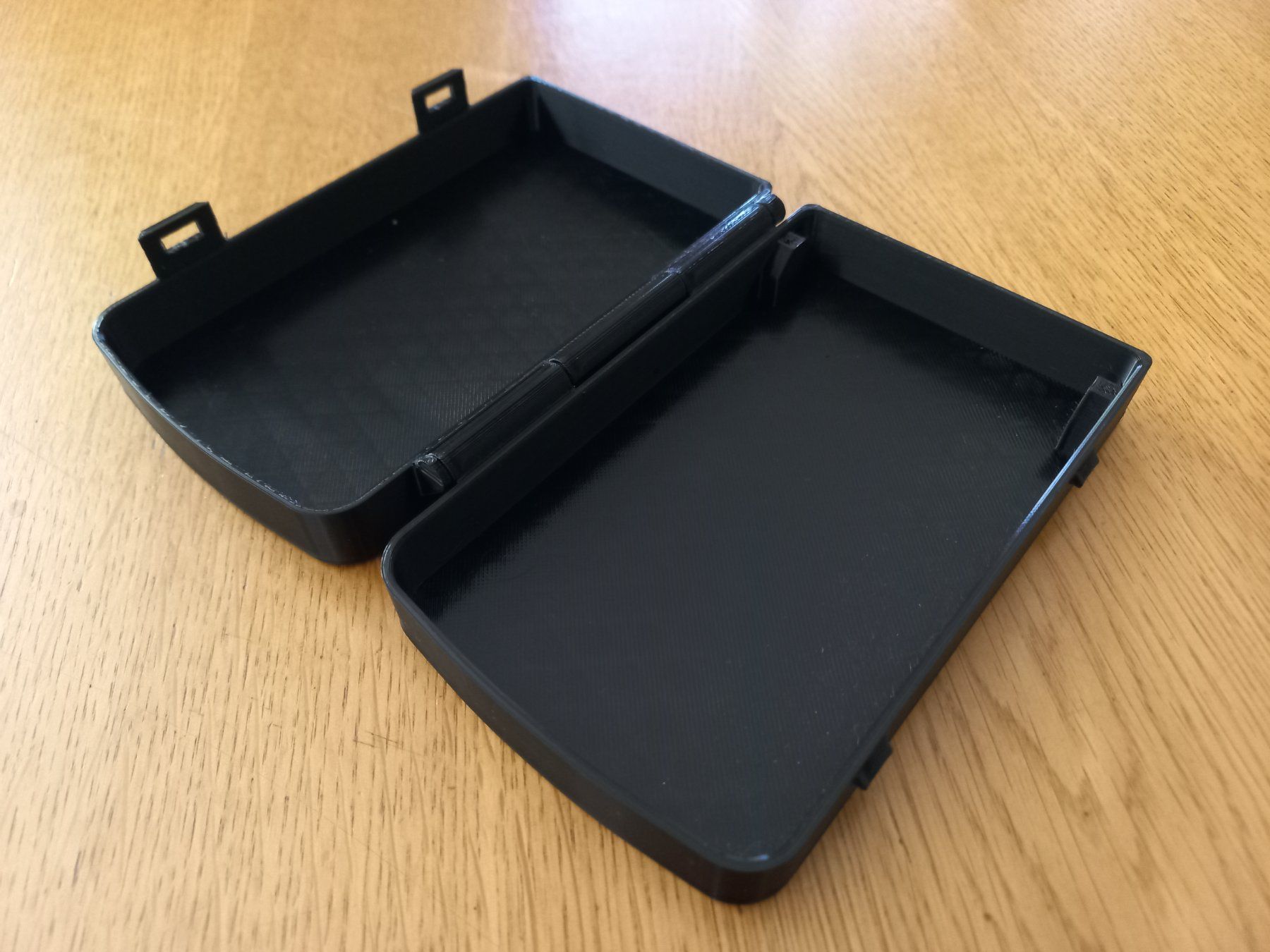 Astucci : Hartschalenetui Game Boy Color - Schwarz – Usato da Giornico venduto da ale_lc8k 1