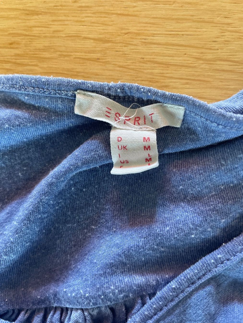 Esprit T-Shirts: Shirt Esprit Grösse M – Gebraucht aus Kappelen von Waloga 2