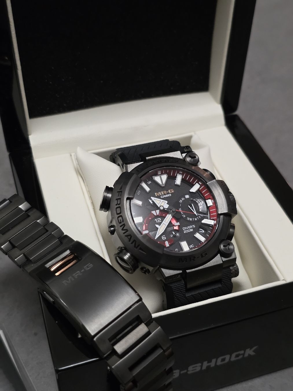 Casio Montres: Casio G-Shock MRG-BF1000B-1ADR Frogman – Neuf avec emballage d'origine à Brugg AG par MEiRATimepieces 6