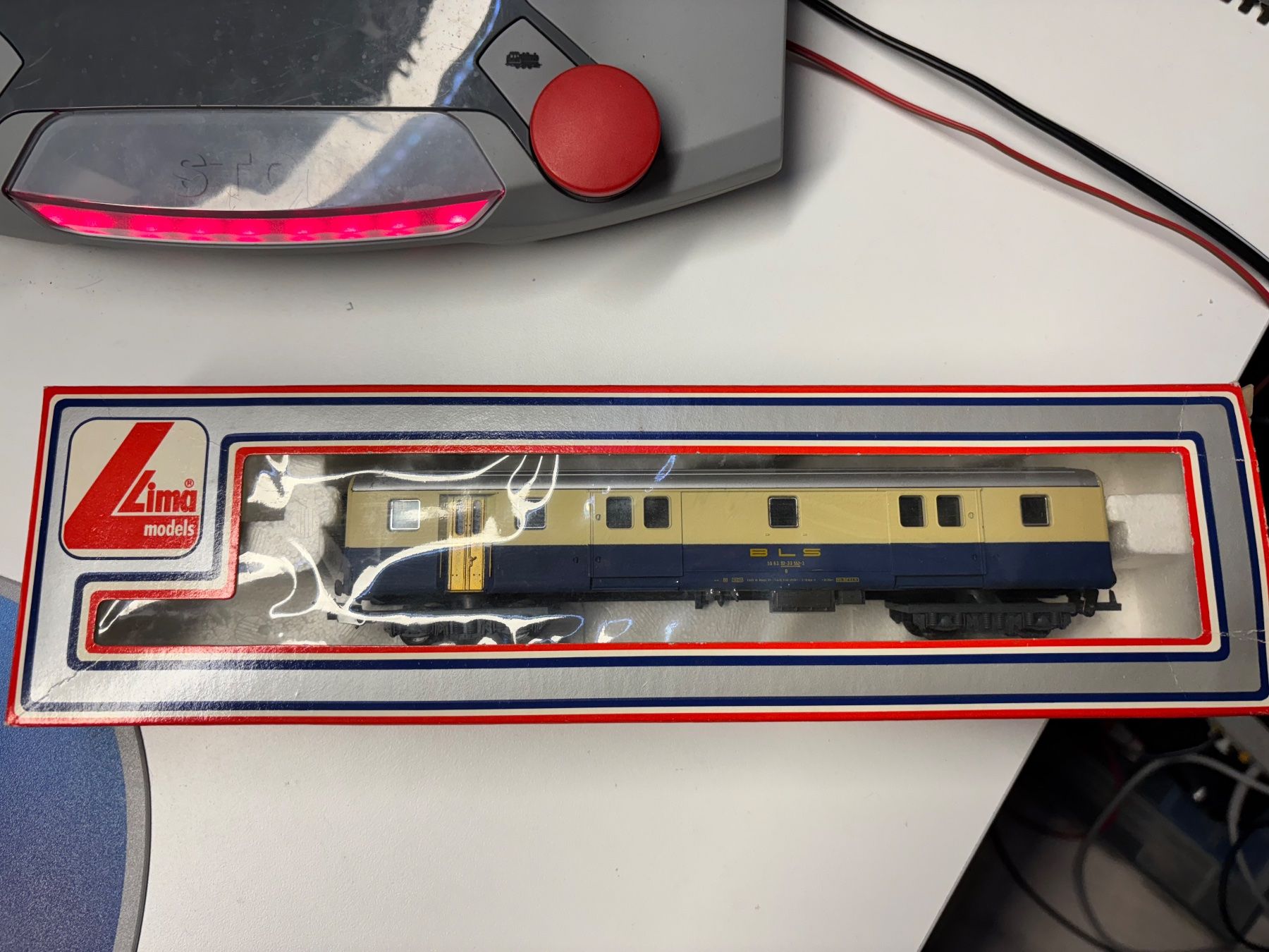 Lima Modelleisenbahnen: Lima 309338 Gepäckwagen BLS – Gebraucht aus Rothenburg von Vanzonk 5