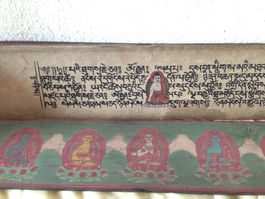 Libro di mantra buddiste tibetane