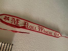 altes Rollwäscheband Handarbeit, rot/weiss bestickt, Vintage