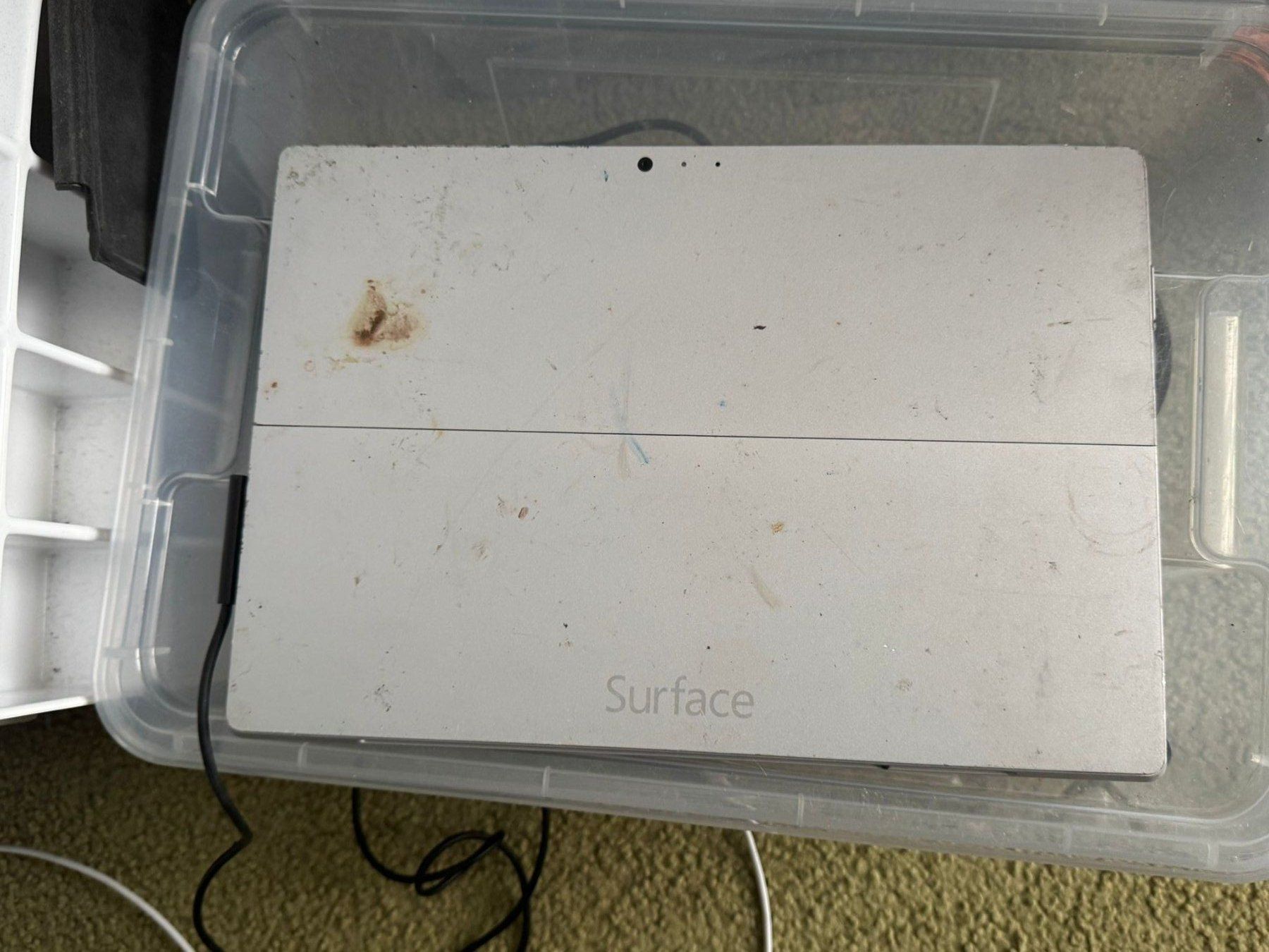 Microsoft Tablet PC: Surface Pro 3 - 128GB !! ungeprüft !! Ab 15CHF!! – Difettoso da Olten venduto da HoYa01 1