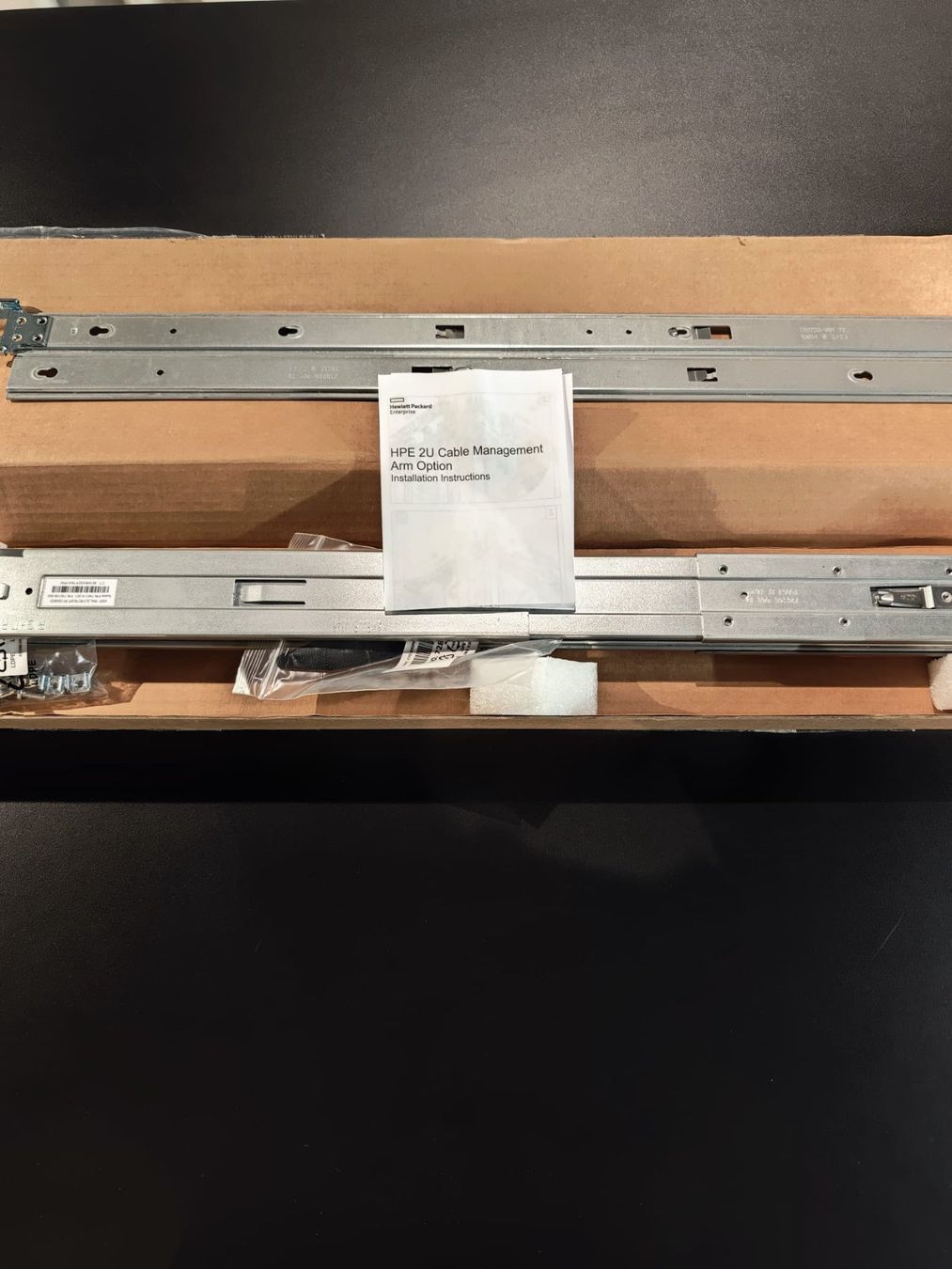 Racks & Ständer: HPE 2U SFF Easy Install Rail Kit (Rack-Einbauschienen) – Neu und originalverpackt aus Cham von AGTrust 1