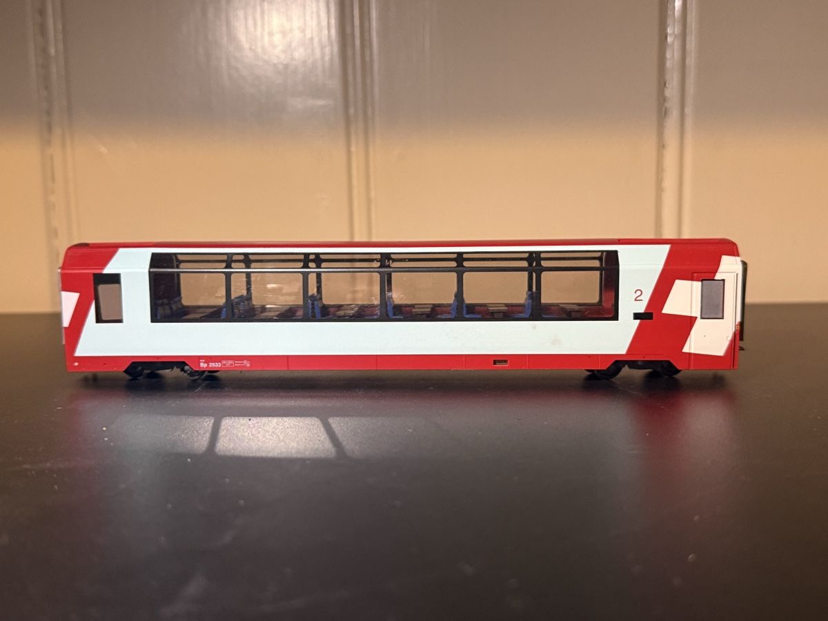 Bemo Modelleisenbahnen: Bemo/RhB Glacier Express Wagen – Defekt aus Thusis von Jasmin1991995