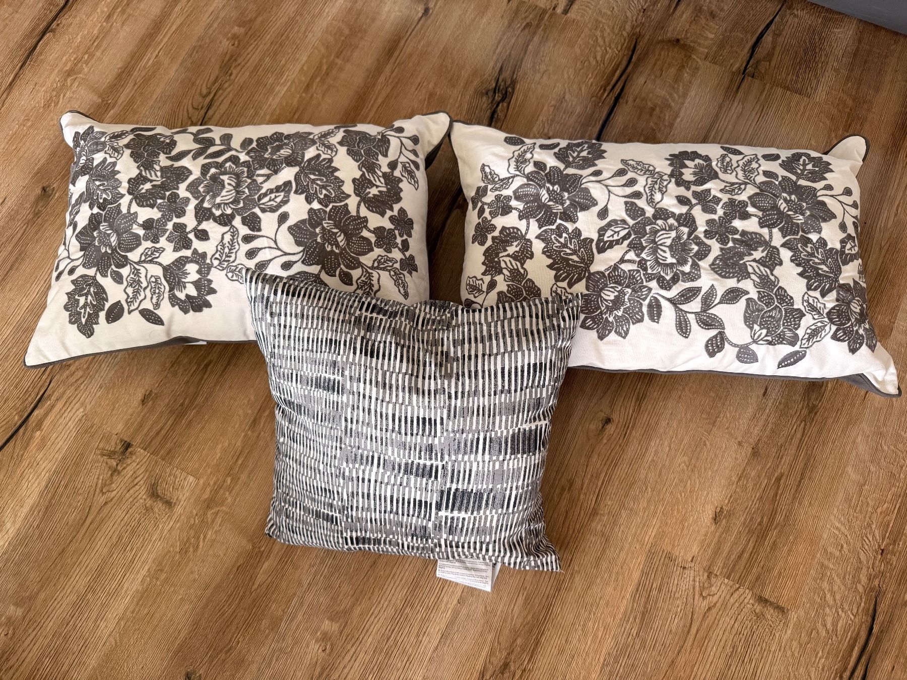 Ikea Coussins: Kissen 3er Set – D'occasion à Allschwil par Irlandelfe85