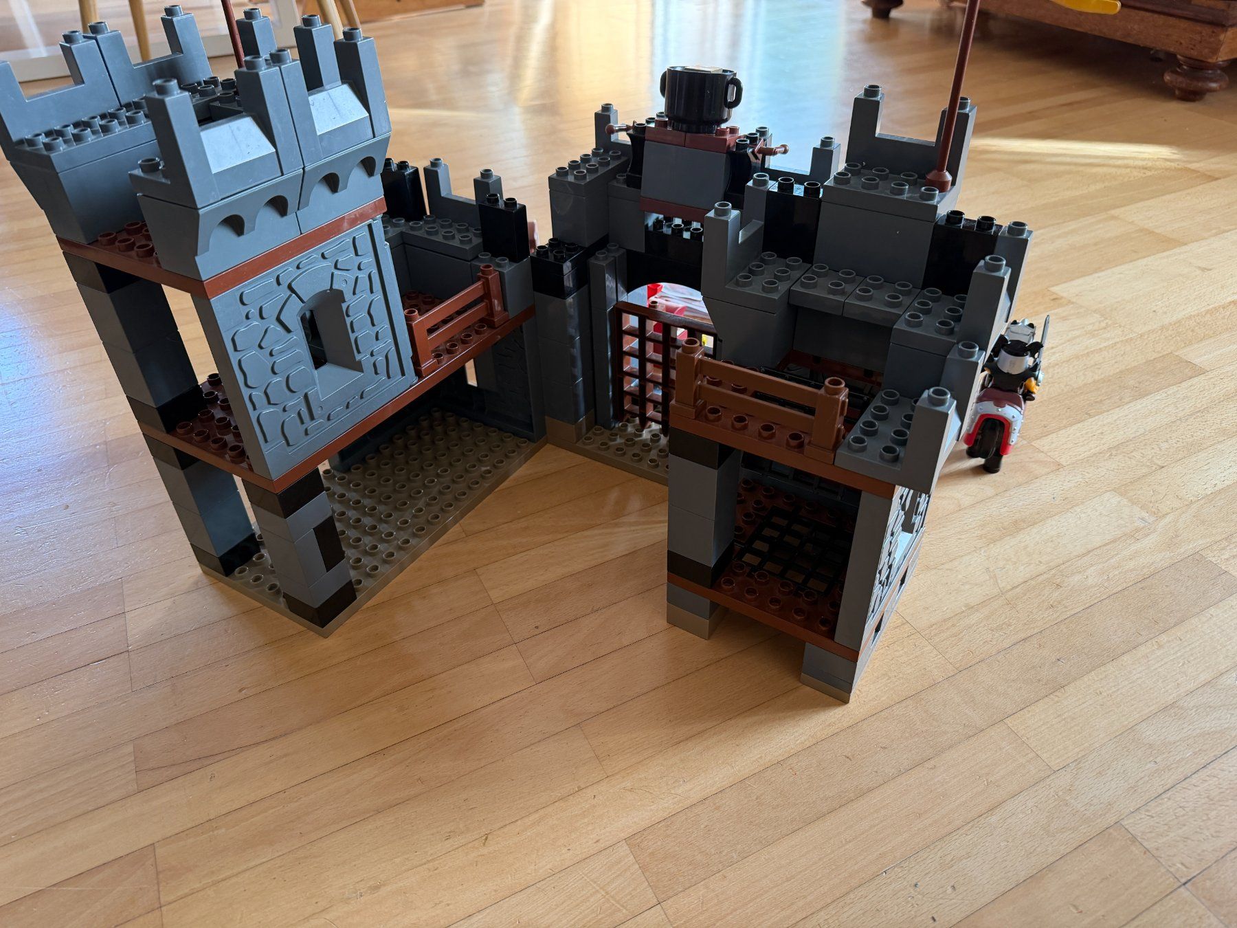 Lego Spielzeuge: Lego Duplo Ritterschloss 4777 – Gebraucht aus Häggenschwil von fourtime 4