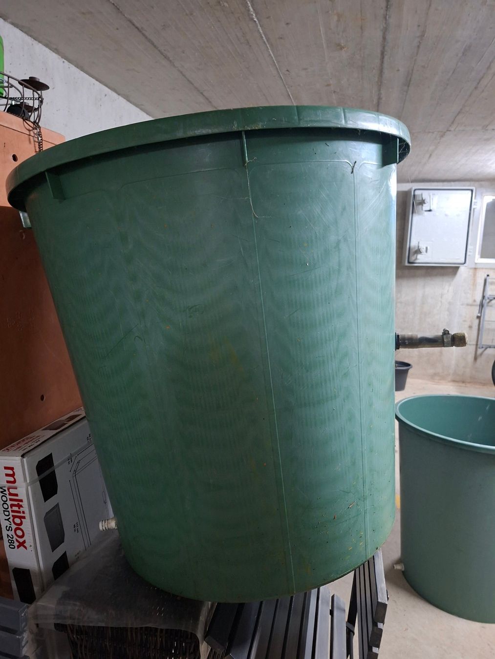 Annaffiatura & Irrigazione: Regenfässer 2 (300 + 310 L) – Usato da Bassersdorf venduto da Kapka 1