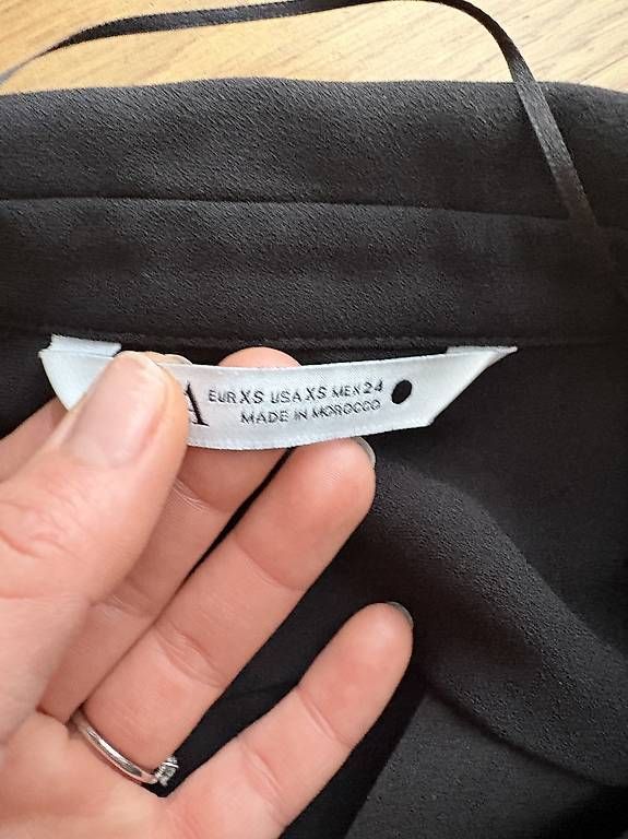 Tops: kurzes Oberteil schwarz – Gebraucht aus Glarus von mgi0811 2