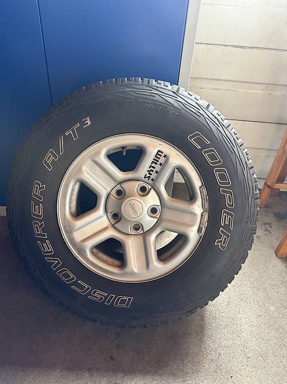 Pneus & Roues: Jeep Wrangler Komplettrad – D'occasion à Wauwil par Patrol789