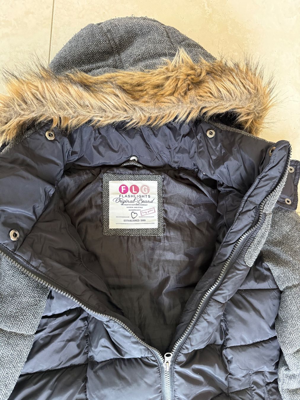 Giacche: Veste d’hiver FLG Flashlights avec capuche – Usato da Corcelles-Payerne venduto da littlemarket 3