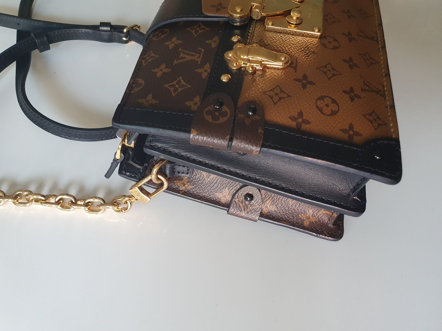 Louis Vuitton Borse da donna: FULLSET Louis Vuitton Trunk Clutch Reverse Canvas Monogram – Usato da Naters venduto da Monika-K 2