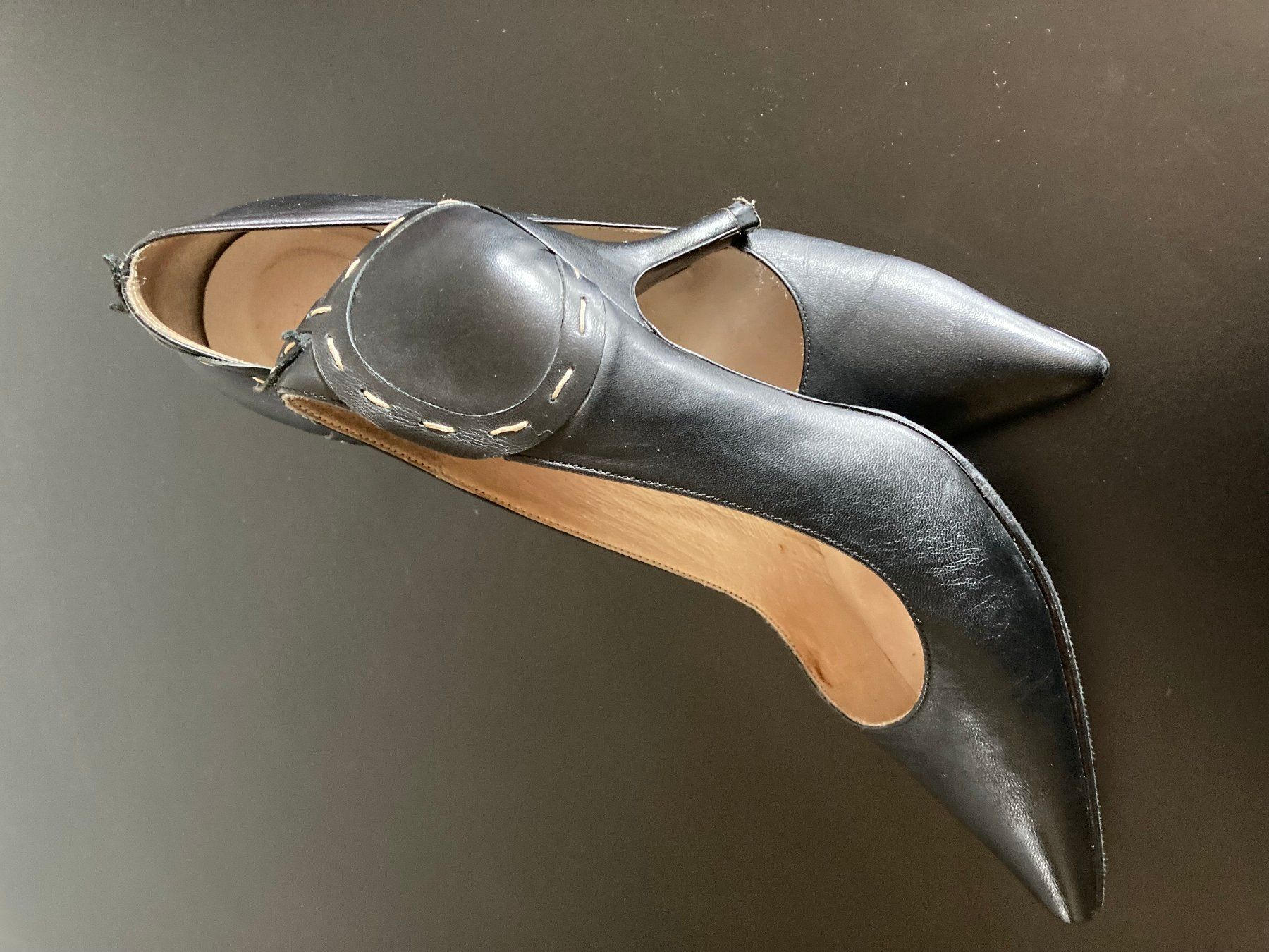 Ted Baker Scarpe da donna: Ted Baker London, Schwarzeleder Pointy pump. Gr.37 – Usato da Zürich venduto da Musch77