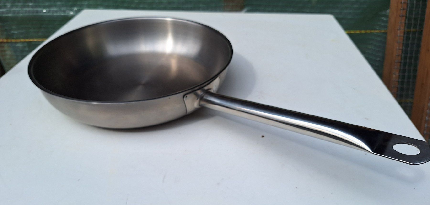 Elo Pfannen: Grosse Bratpfanne Edelstahl Durchmesser 29cm – Gebraucht aus Weinfelden von JoeBaer