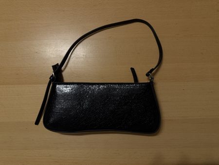 Handtasche schwarz schmale Form neuwertiger Zustand