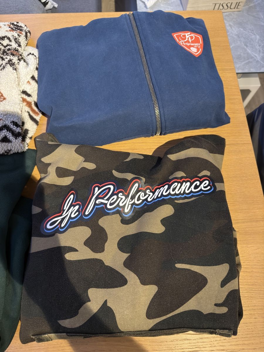 Maglioni & Felpe: 4 Pullover und Hoodies gebrauchter Zustand – Usato da Sils im Domleschg venduto da Exar93 2